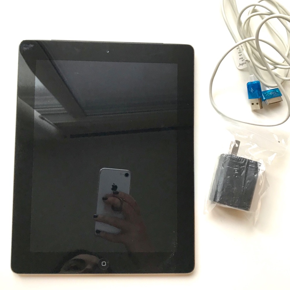 Apple iPad2 3G 16G Wifi Handheld Tablet with Charger